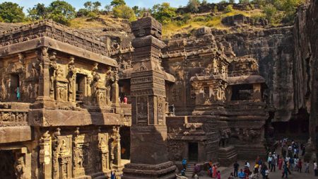 Beleza monumental das grutas de Ellora, na Índia