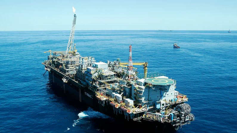 Navio-plataforma da Petrobras (Divulgação) 