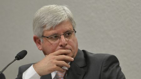 Janot diz que mudança de postura do TSE não respeita Constituição