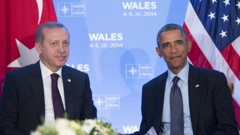 Presidente dos EUA, Barack Obama (dir.) e o primeiro-ministro da Turquia, Recep Tayyip Erdogan (esq.) (Loeb/AFP/Getty Images)