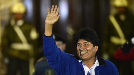 Evo Morales é anunciado vencedor e cumprirá terceiro mandato na Bolívia