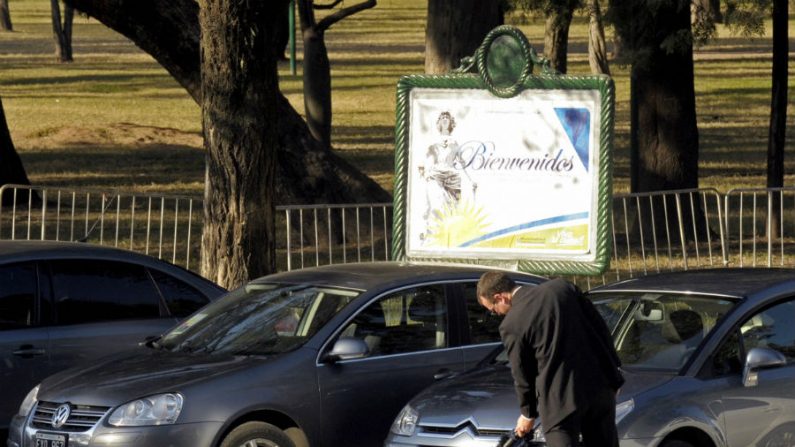 O atual padrão de placas na Argentina, composto por três letras e três números, deve ter todas as combinações esgotadas ainda em 2015 (Juan Mabromata/AFP/Getty Images)