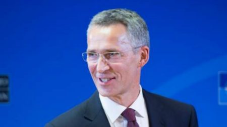 OTAN: Sai Rasmussen Entra Stoltenberg