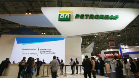 Governo pede suspensão da venda de ativos da Petrobras por 90 dias