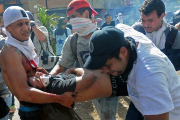 Estudante Bassil DaCosta morto a tiros durante uma manifestação da oposição contra o governo do presidente da Venezuela, Nicolás Maduro, em Caracas, em 12 de fevereiro de 2014 (Manaure Quintero/AFP/Getty Images)