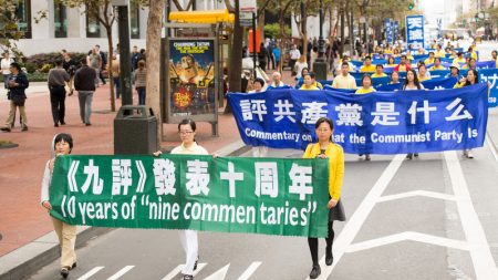 Mudança de regime é inevitável enquanto chineses renunciam ao Partido Comunista