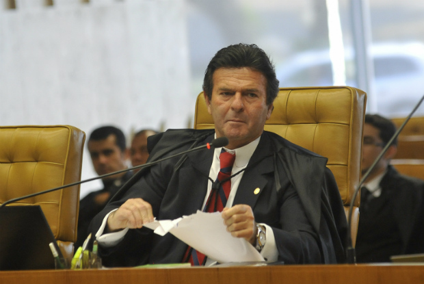 Ministro Luiz Fux no plenário do Supremo Tribunal Federal (STF), durante o julgamento da Ação Penal 470, conhecida como processo do mensalão (José Cruz/ABr)