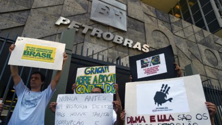 União corre risco de ser processada por crise da Petrobras