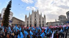 Itália faz greve geral contra reforma laboral do governo de Matteo Renzi