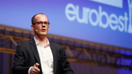 UE aperta o cerco à influência do Google no espaço europeu