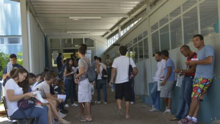 Faculdades particulares entram com três ações judiciais contra MEC