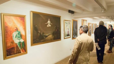 Exposição de arte encanta Londres, mas é proibida na China