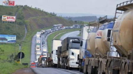 Caminhoneiros se reúnem com governo nesta quarta-feira em Brasília