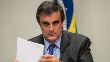 Ministro José Eduardo Cardozo dá golpe na Lava Jato