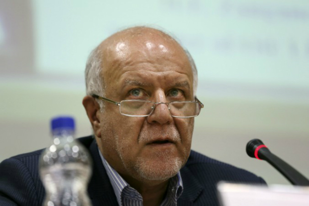 O ministro do Petróleo iraniano Bijan Zanganeh fala durante reunião com oficiais russos em Teerã, no Irã, em 9 de setembro de 2014 (AP Photo/Vahid Salemi)