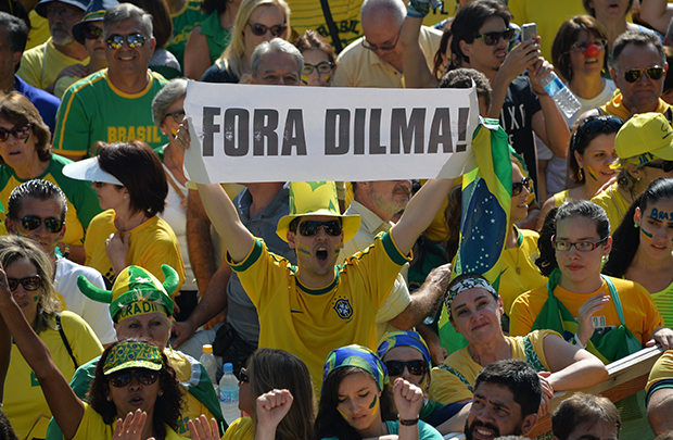 Manifestação na Av. Paulista em 12 de Abril de 2015 (Nelson Almeida / AFP / Getty Images)