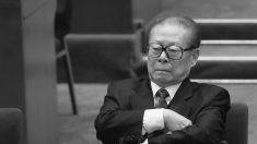 Demissão de oficiais em Xangai indica queda de ex-líder, Jiang Zemin