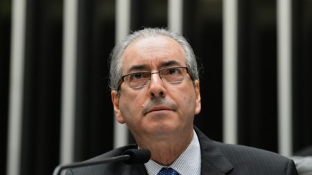 Propina foi usada em compras de Dior e Chanel por esposa e filha de Cunha, diz denúncia