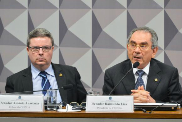 Relator Antonio Anastasia e o presidente da Comissão do Impeachment Raimundo Lira (Antonio Cruz/ABr)