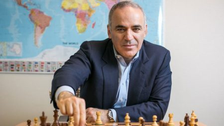 Rússia inclui o enxadrista Garry Kasparov na lista de “extremistas e terroristas”