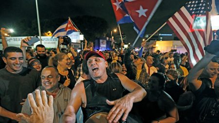 Cubanos em Miami: celebração e reflexão após morte de Fidel Castro