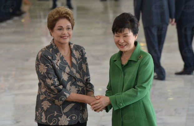 Assim como a presidente impedida do Brasil, Dilma Rousseff, Park poderá ser a primeira presidente mulher de seu país a ser destituída (Agência Brasil)