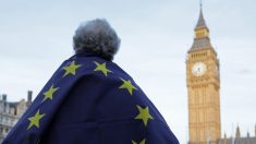 Brexit provoca mais rebuliço quando primeira-ministra invoca Artigo 50