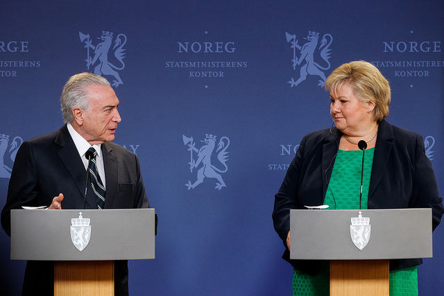 O presidente Michel Temer e a premier norueguesa Erna Solberg em coletiva de imprensa em sua residência oficial (Beto Barata/Presidência da República)