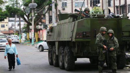 Exército vai combater traficantes de drogas no Rio