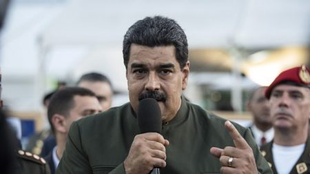 Constituinte: Maduro obriga beneficiários de programas sociais a votar