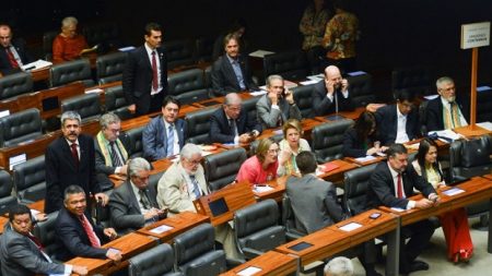 Janot pede no STF o fim da previdência especial para deputados