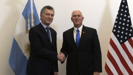 Mike Pence elogia reformas de Macri e pede maior pressão contra Maduro