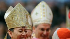 Papa Francisco retira arcebispo anticomunista de posição-chave no Vaticano