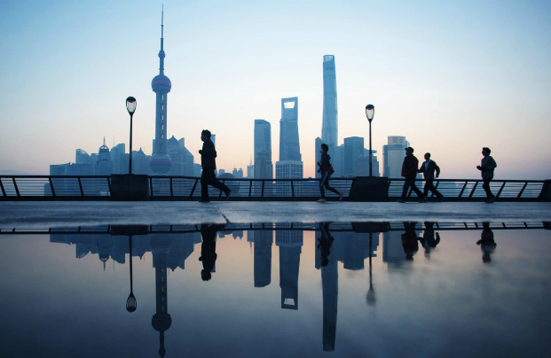 Paisagem urbana do Distrito Financeiro de Lujiazui em Pudong, Xangai, em 2 de dezembro de 2015 (Johannes Eisele/AFP/Getty Images)