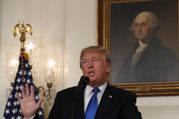 O presidente Donald Trump fala sobre o acordo nuclear do Irã na Sala Diplomática da Casa Branca, em Washington, 13 de outubro de 2017 (Reuters/Kevin Lamarque)