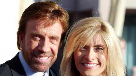 Chuck Norris e esposa processam 11 empresas médicas por envenenamento