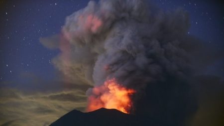 Vulcão em erupção de Bali: chances do pior cenário aumentam