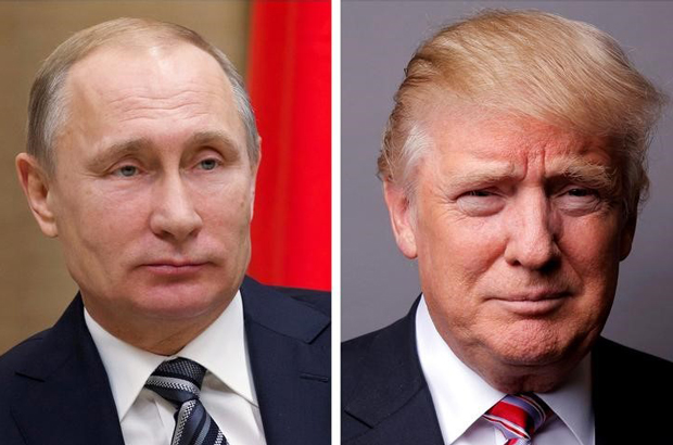 (esq.) O presidente russo Vladimir Putin na residência estatal de Novo-Ogaryovo, na periferia de Moscou, Rússia, em 15 de janeiro de 2016. (dir.) O presidente estadunidense Donald Trump na cidade de Nova York em 17 de maio de 2016 (Ivan Sekretarev/Lucas Jackson/Reuters)