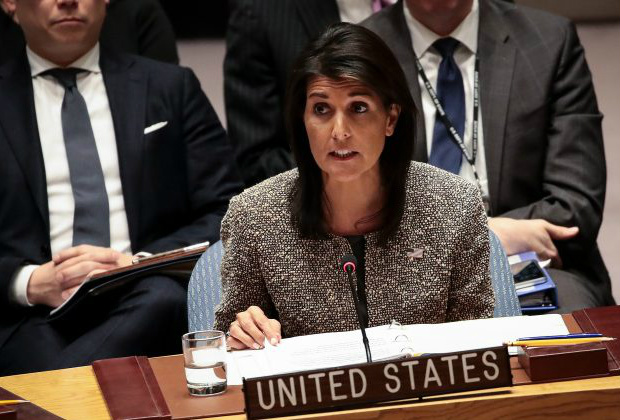 Nikki Haley, embaixadora dos Estados Unidos nas Nações Unidas, fala durante uma reunião de emergência do Conselho de Segurança da ONU sobre as ambições nucleares da Coreia do Norte, na sede das Nações Unidas em 29 de novembro de 2017 em Nova York (Drew Angererer/Getty Images)