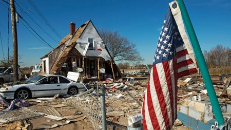 Democrata de Nova York é acusada de roubar dinheiro destinado ao desastre do furacão Sandy