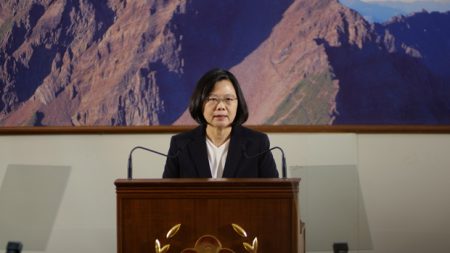 Presidente de Taiwan alerta contra agressão militar da China