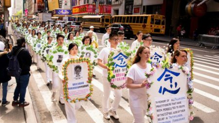 Vozes ocidentais são usadas para promover campanha de ódio do regime chinês