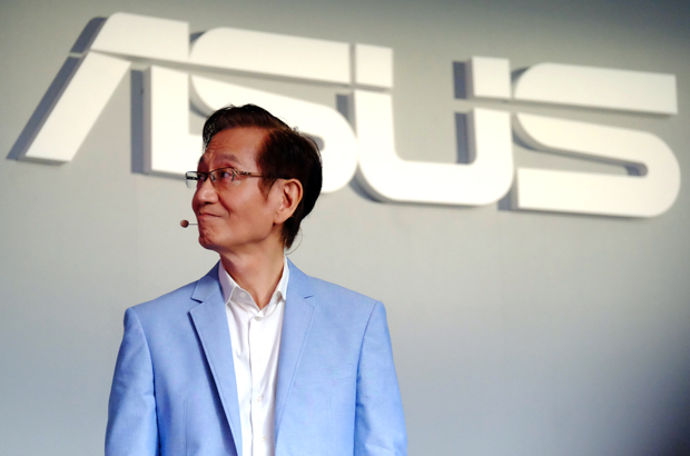 Jonney Shih, o presidente da empresa taiwanesa AsusTek Computer, durante uma conferência de imprensa em Taipei em 30 de maio de 2016. A Asus anunciou a total retirada da China de seu negócio de armazenamento em nuvem para evitar as leis intrusivas de cibersegurança impostas pelo regime chinês (Sam Yeh/AFP/Getty Images)