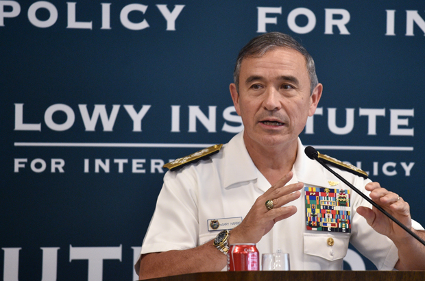 O almirante norte-americano Harry Harris, chefe do Comando do Pacífico dos EUA, fala no Instituto Lowy em Sydney, Austrália, em 14 de dezembro de 2016 (Peter Parks/AFP/Getty Images)