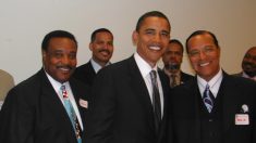 Revelada foto secreta de Barack Obama com Louis Farrakhan