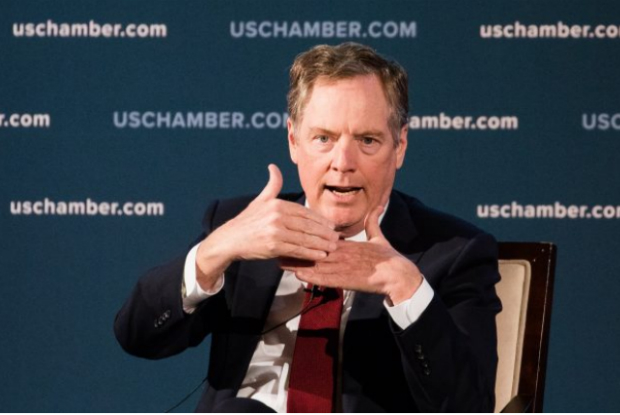 Representante comercial Robert Lighthizer participa de uma discussão na 9ª Conferência Empresarial da China na Câmara de Comércio dos EUA em Washington, em 1º de maio de 2018 (Samira Bouaou/Epoch Times)