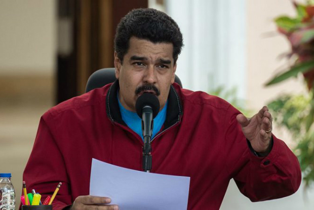 Maduro ordena que militares assinem juramento após descobrir rebelião