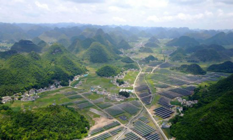 Indústria solar da China prevê bilhões em prejuízos após tarifas dos EUA