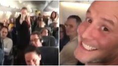 Rapaz pede namorada em casamento dentro do avião