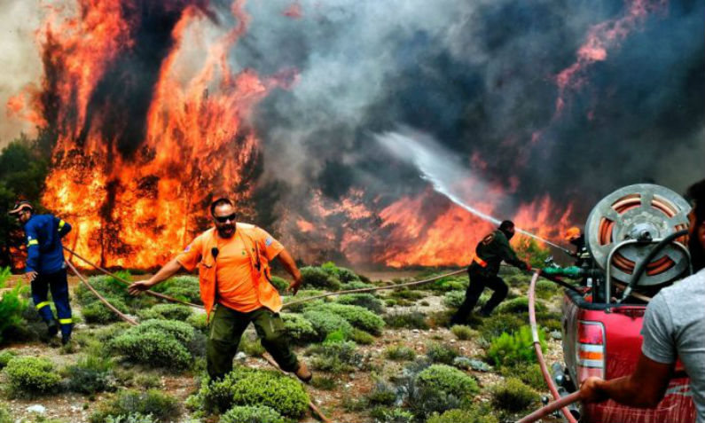 Fogo mortal da Grécia: um “maçarico” que ninguém poderia deter